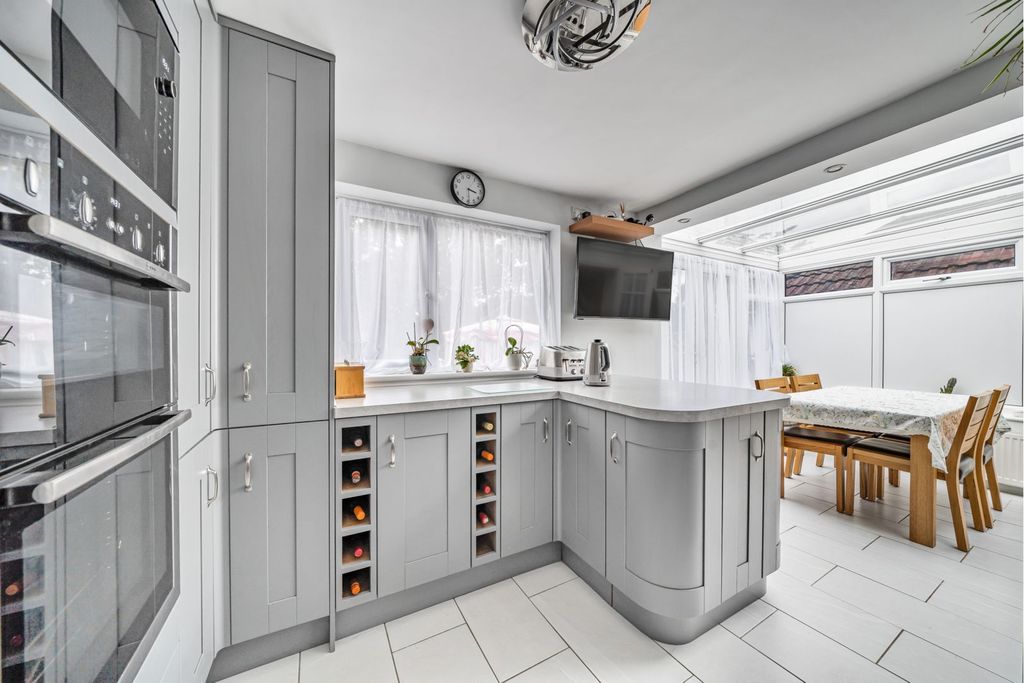Additional image 3 of 2 bed detached bungalow for saleWoodmill Lane, Southampton SO18