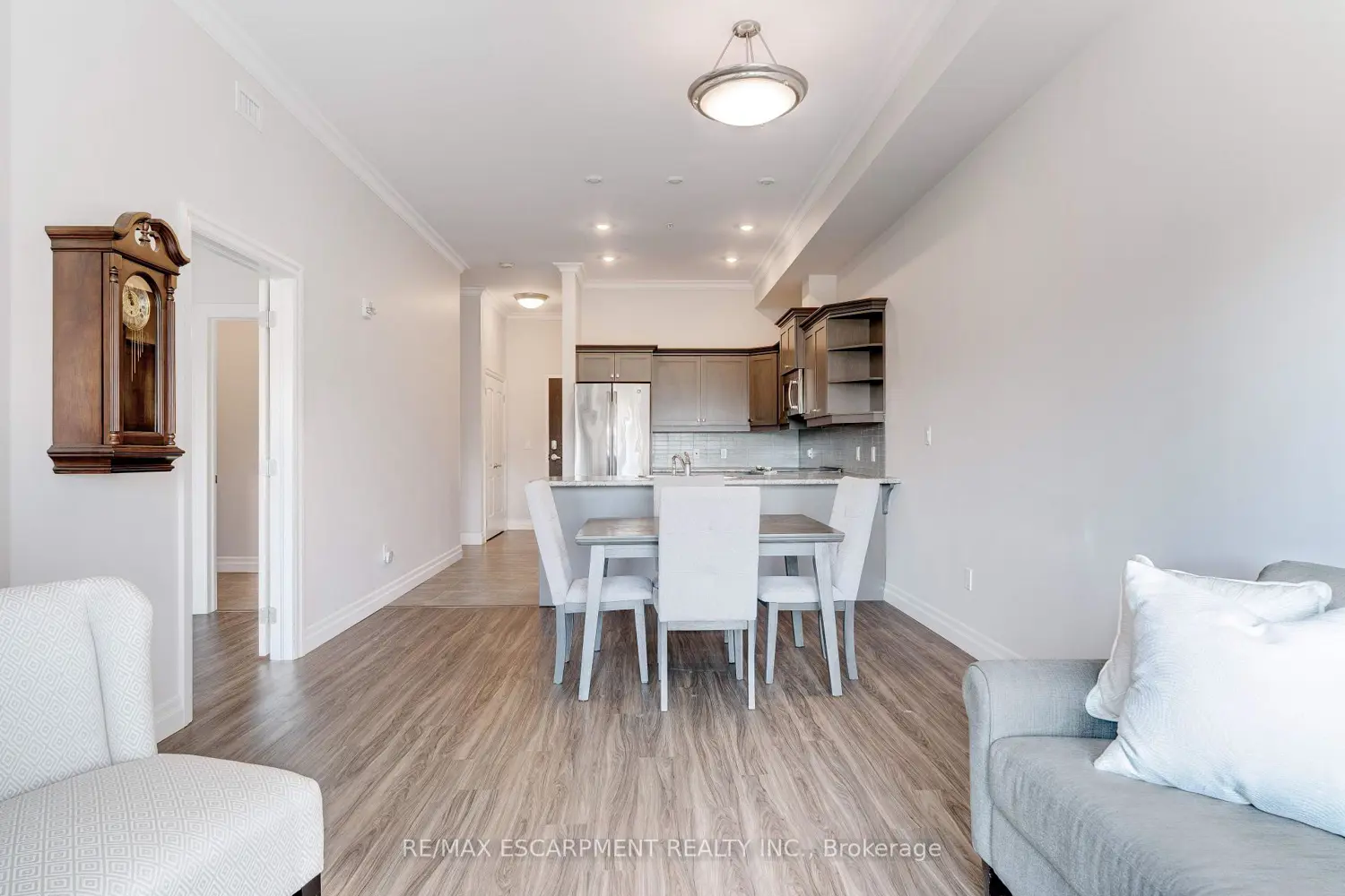 Additional image 9 of 3290 New Street 106