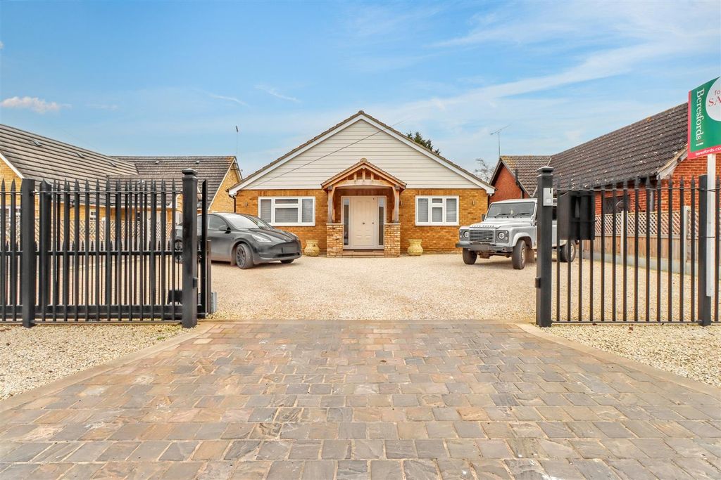 Additional image 25 of 3 bed detached bungalow for saleSugden Avenue, Wickford SS12