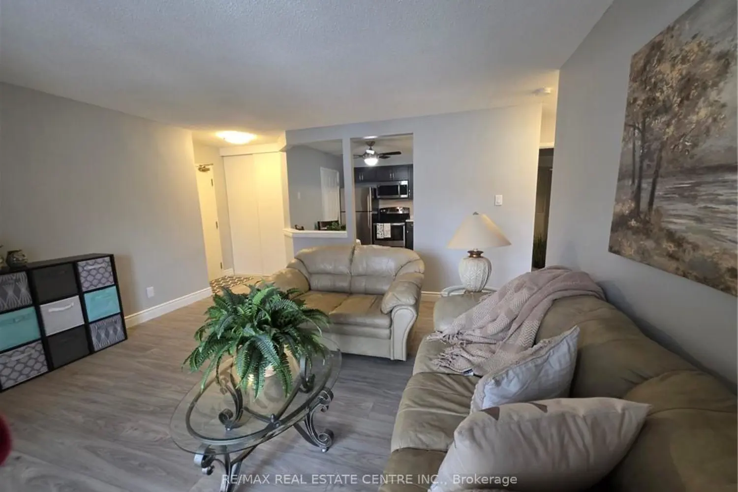 Additional image 3 of 565 Greenfield Avenue 106