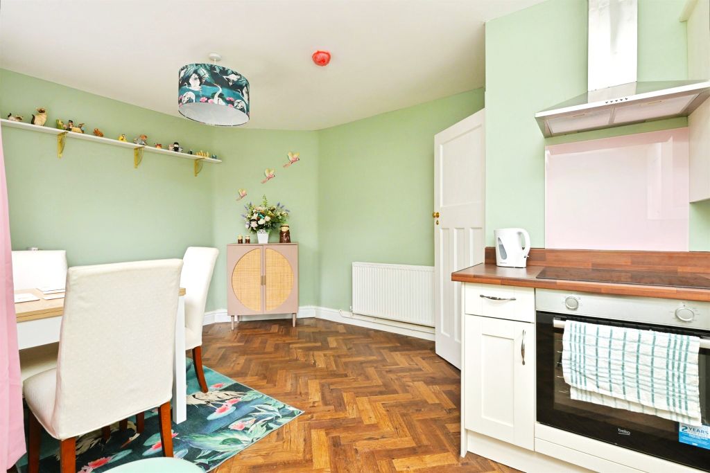 Additional image 3 of 3 bed semi-detached house for saleCrescent Close, Market Harborough LE16