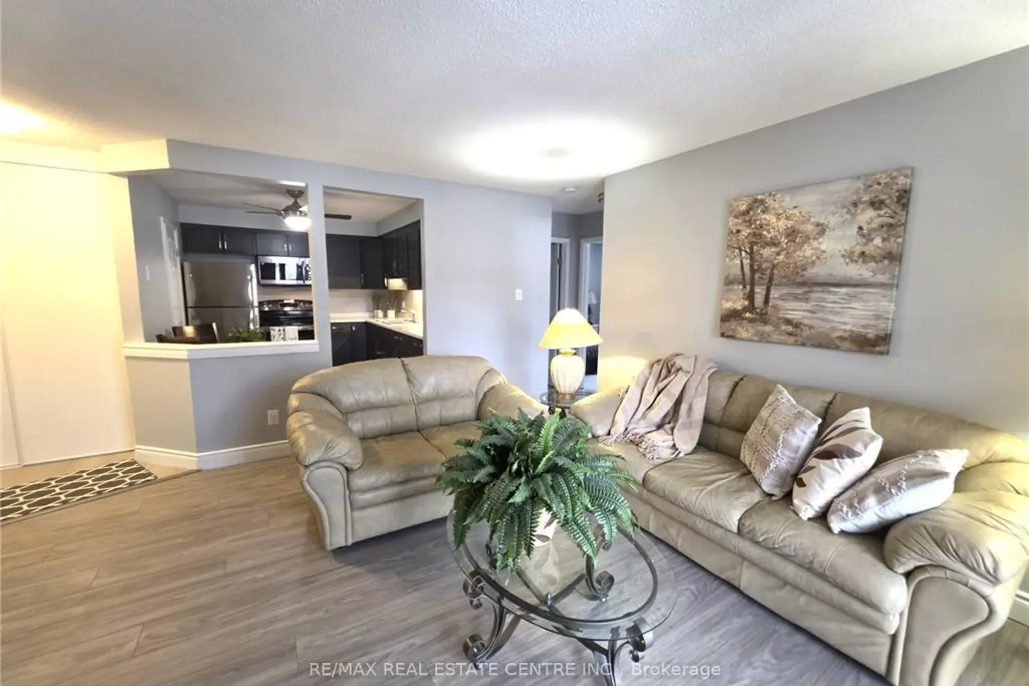 Additional image 8 of 565 Greenfield Avenue 106