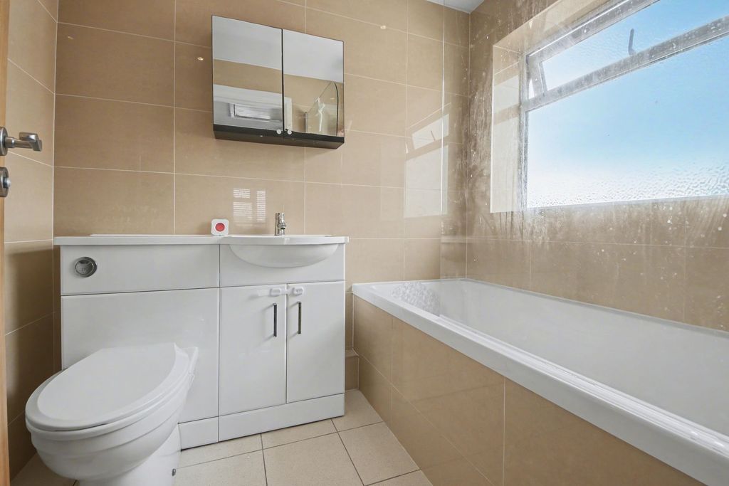 Additional image 14 of 3 bed semi-detached house for saleSouth East Road, Sholing SO19