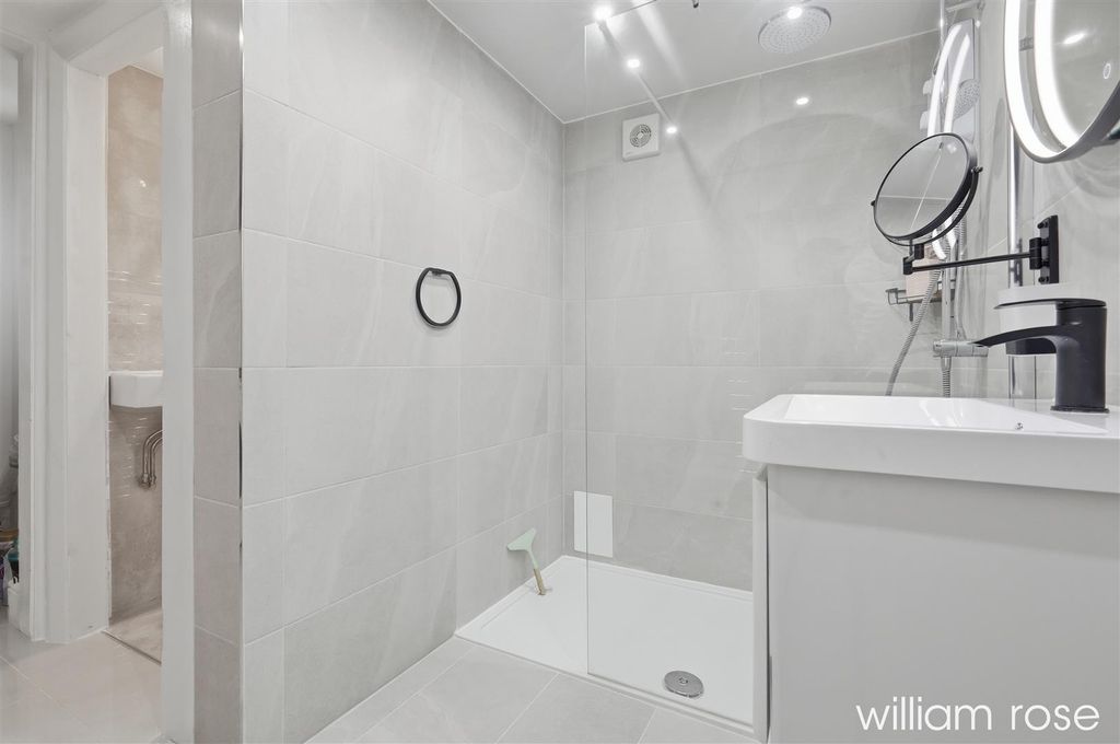 Additional image 21 of 4 bed detached house for salePrinces Avenue, Woodford Green IG8