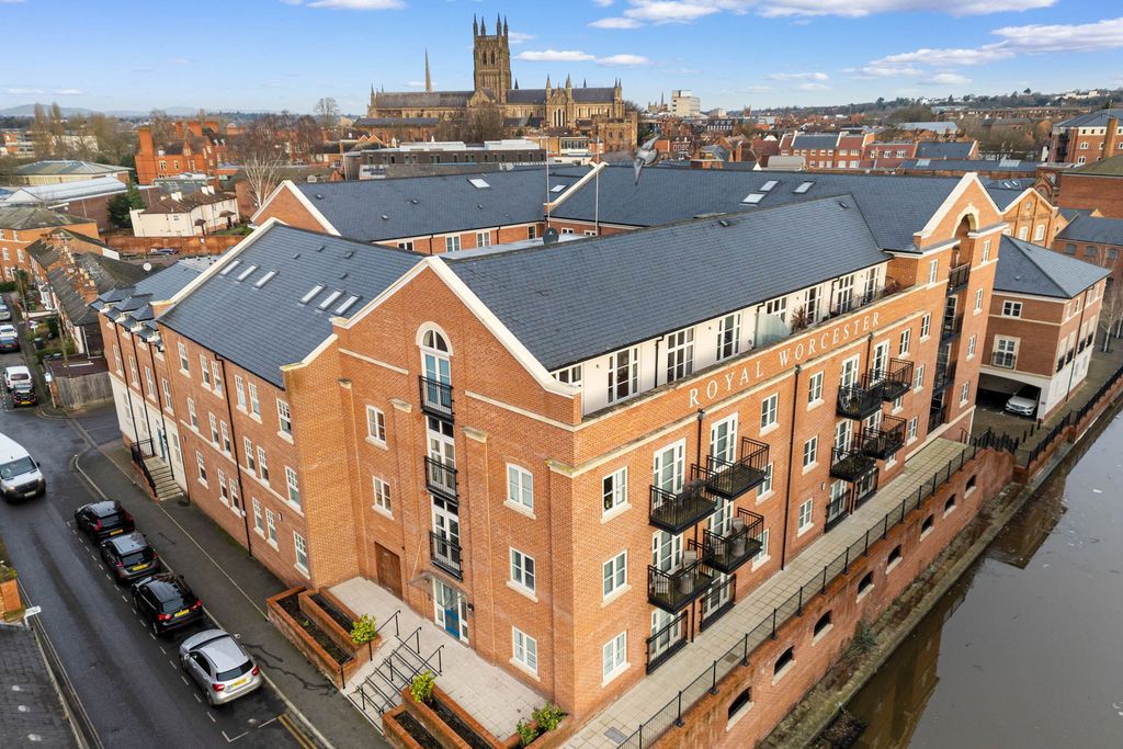 Additional image 18 of 2 bed flat for saleApartment 22, Austin Court, 2 Mill Street, Diglis, Worcester. WR1