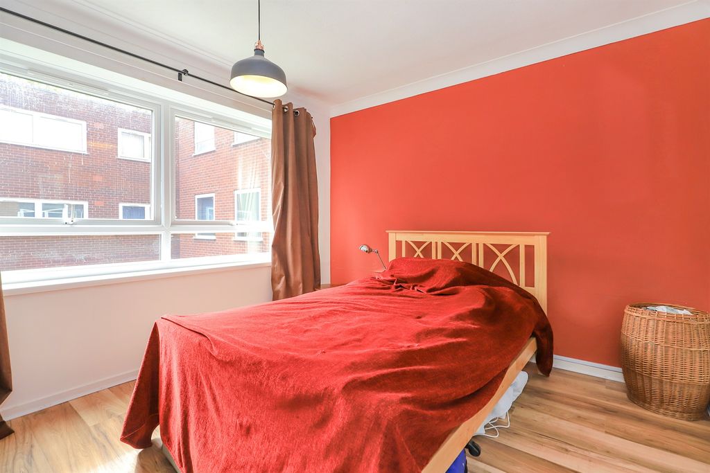 Additional image 8 of 2 bed flat for saleTettenhall Road, Wolverhampton WV6