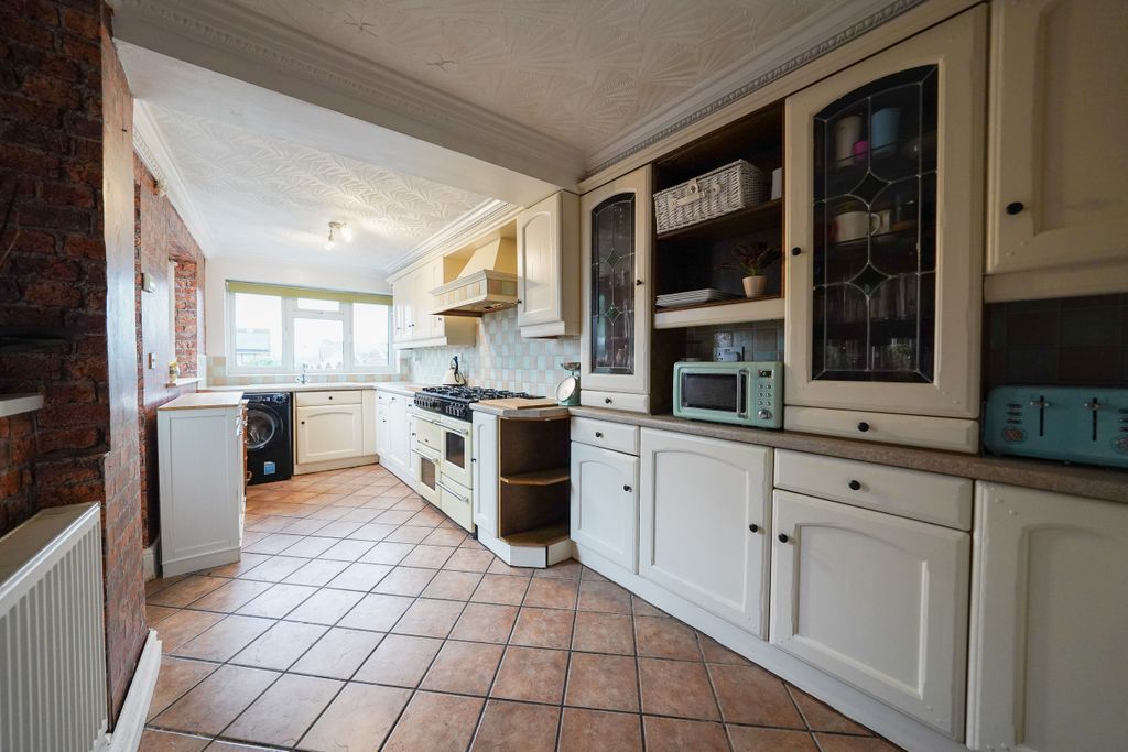 Additional image 6 of 3 bed semi-detached house for saleChestnut Road, Glenfield, Leicestershire LE3