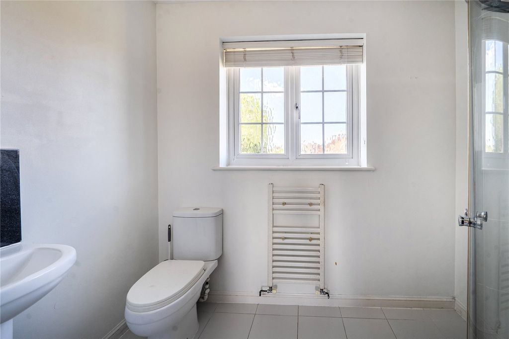 Additional image 17 of 5 bed link detached house for saleLower Canes, Yateley, Hampshire GU46