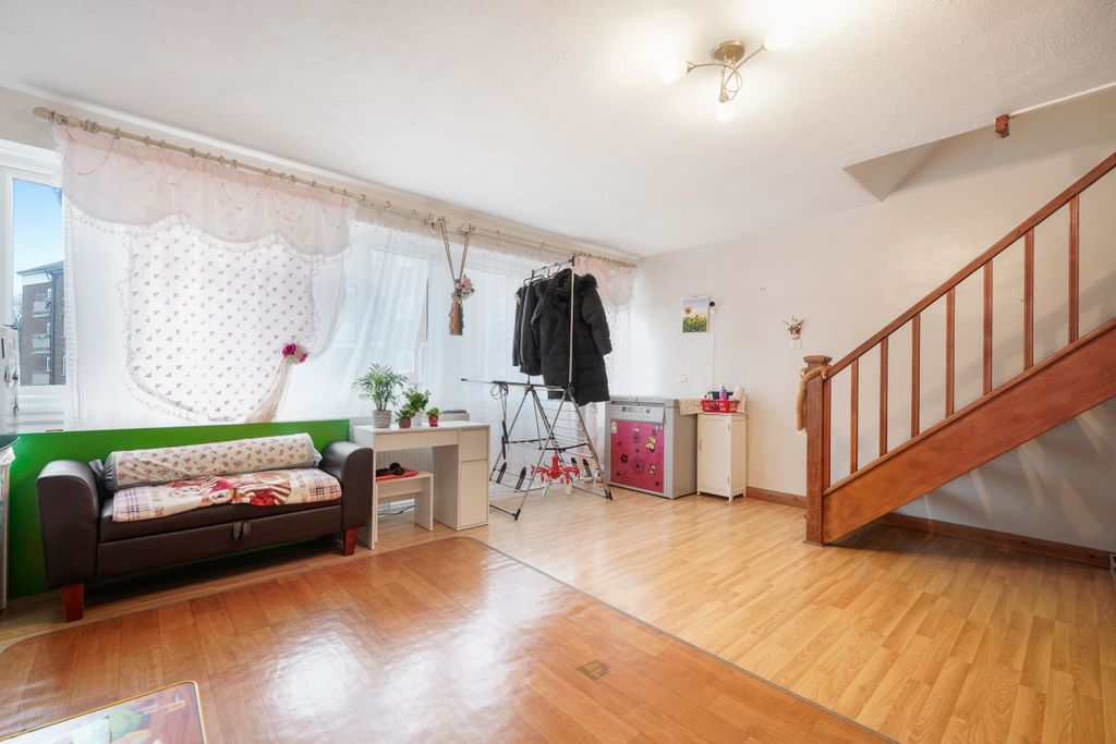 Additional image 8 of 3 bed flat for saleSheephouse Way, New Malden KT3
