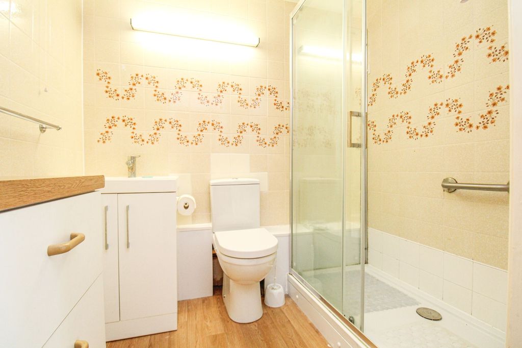 Additional image 3 of 1 bed flat for saleRiver View Road, Bitterne Park SO18