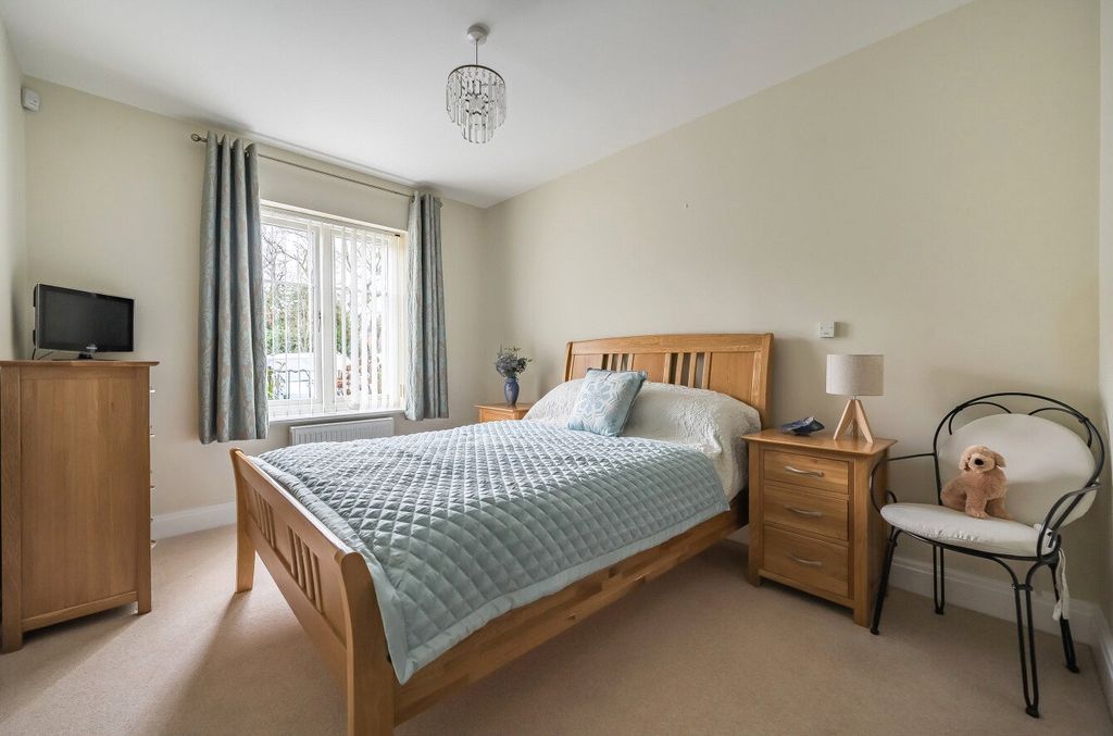 Additional image 13 of 2 bed flat for saleWoolf Drive, Wokingham, Berkshire RG40