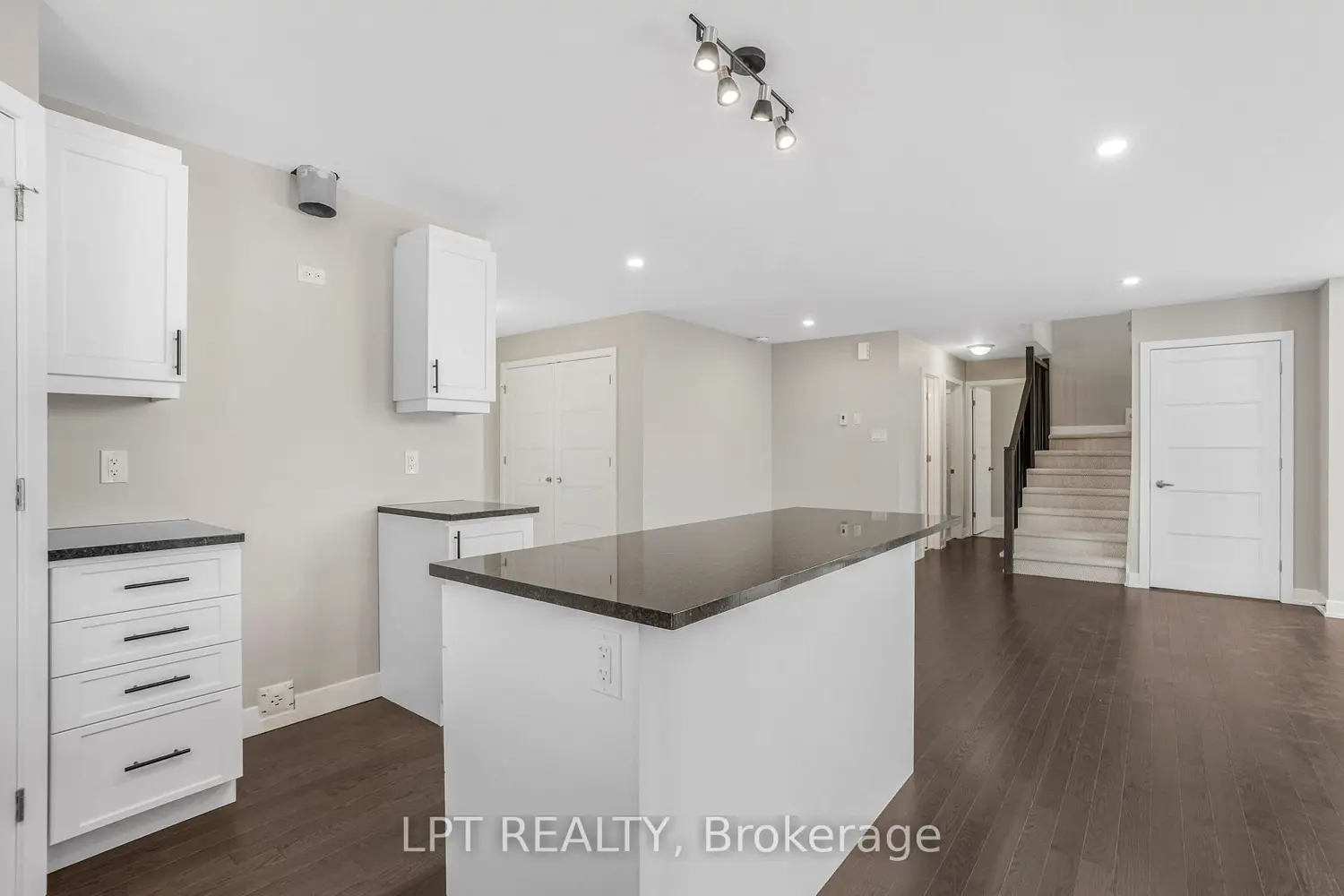 Additional image 6 of 945 Katia Street