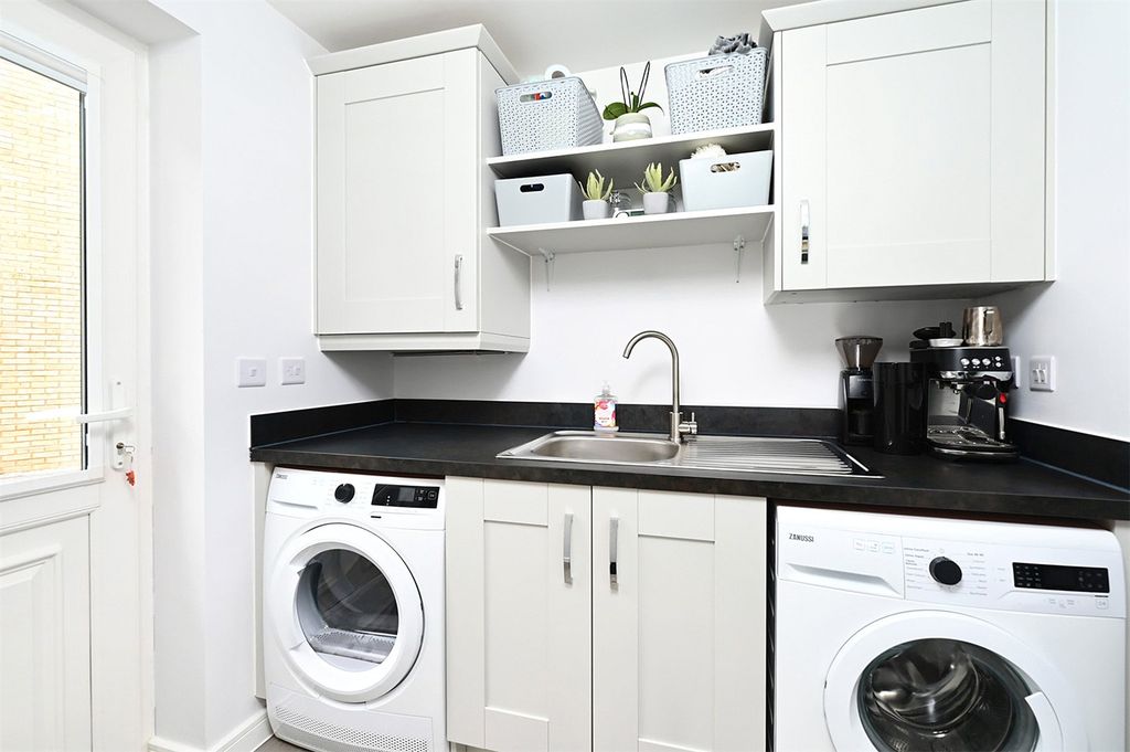 Additional image 19 of 4 bed detached house for saleBunch Grove, Yateley, Hampshire GU46