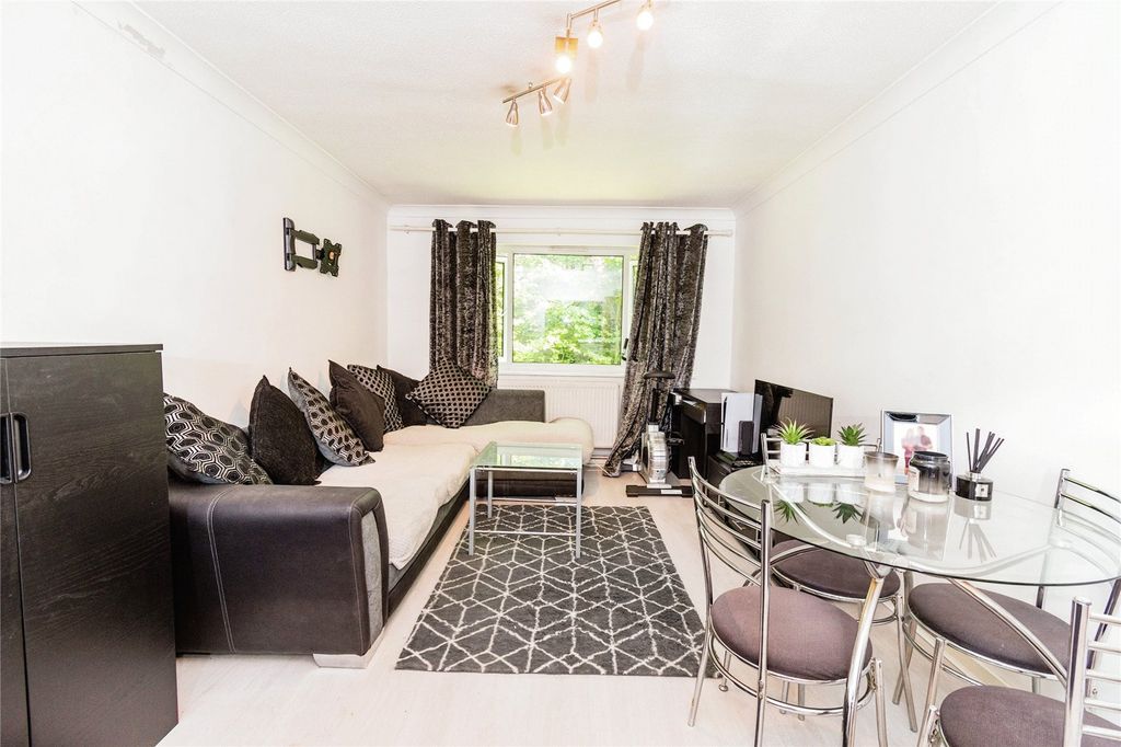 Additional image 2 of 2 bed flat for saleSilverdale Road, Southampton, Hampshire SO15