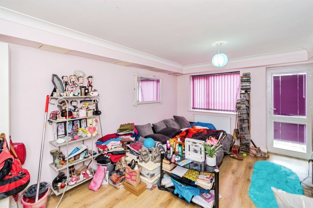1 bed flat for saleDean Road, Southampton SO18 photo 3