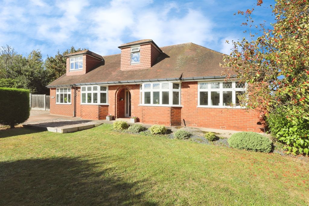 Additional image 3 of 5 bed detached bungalow for saleWorksop Road, Woodsetts, Worksop S81