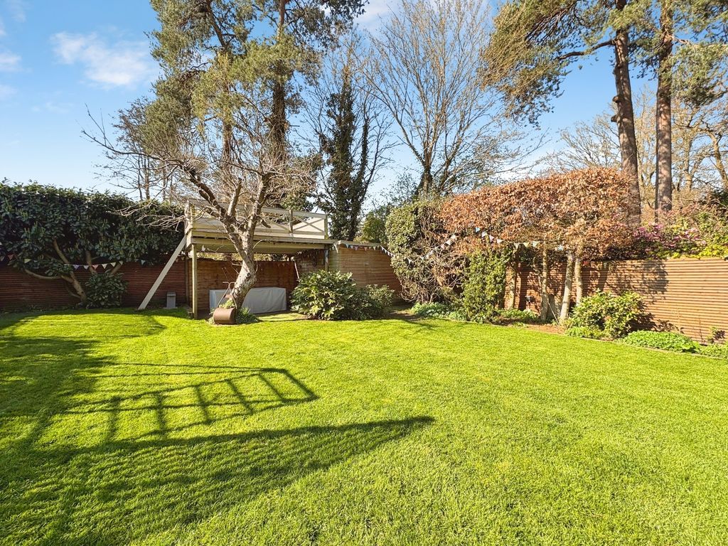 Additional image 22 of 5 bed detached house for saleColeridge Avenue, Yateley, Hampshire GU46