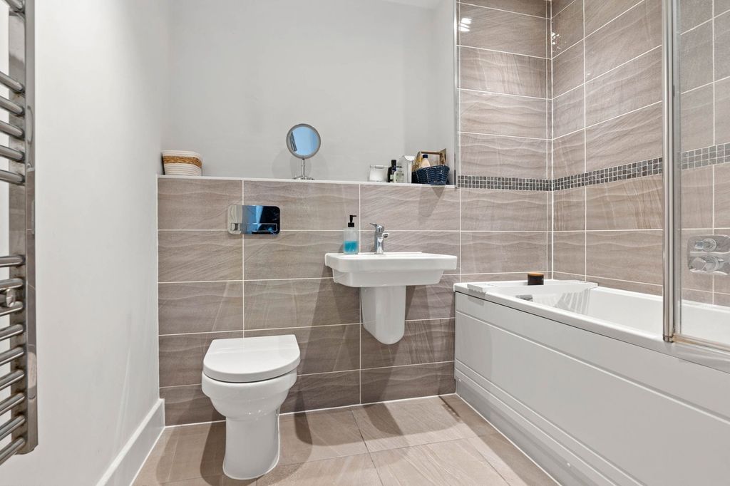 Additional image 7 of 2 bed flat for saleApartment 22, Austin Court, 2 Mill Street, Diglis, Worcester. WR1