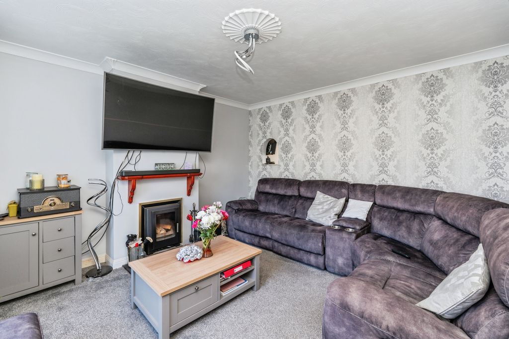 Additional image 4 of 3 bed semi-detached house for saleCotswold Road, Southampton SO16