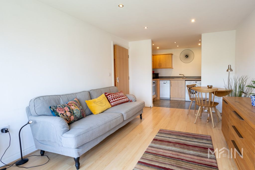 Additional image 4 of 1 bed flat for saleFlat 63 4, Birkby Close, Hamilton, Leicester, Leicestershire LE5