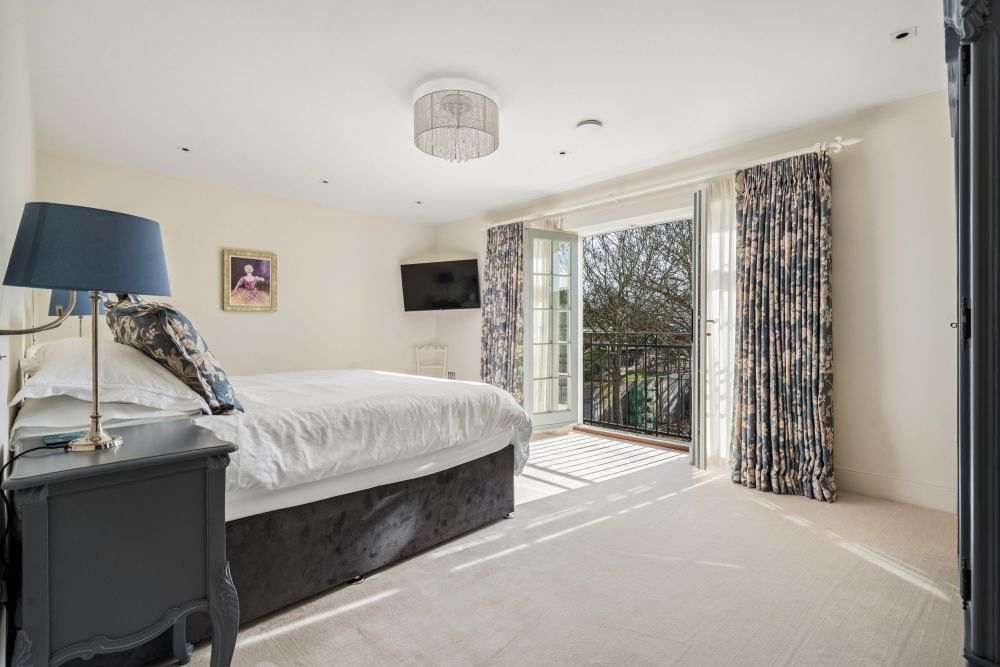 Additional image 15 of 6 bed detached house for saleThe Vale, Wokingham RG40