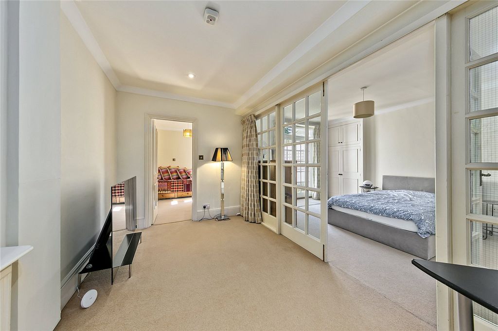 Additional image 19 of 3 bed maisonette for saleStuart Court, Richmond Hill, Richmond, Surrey TW10