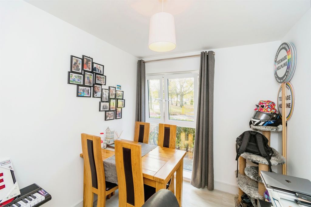 Additional image 10 of 3 bed flat for saleMeridian Way, Southampton SO14