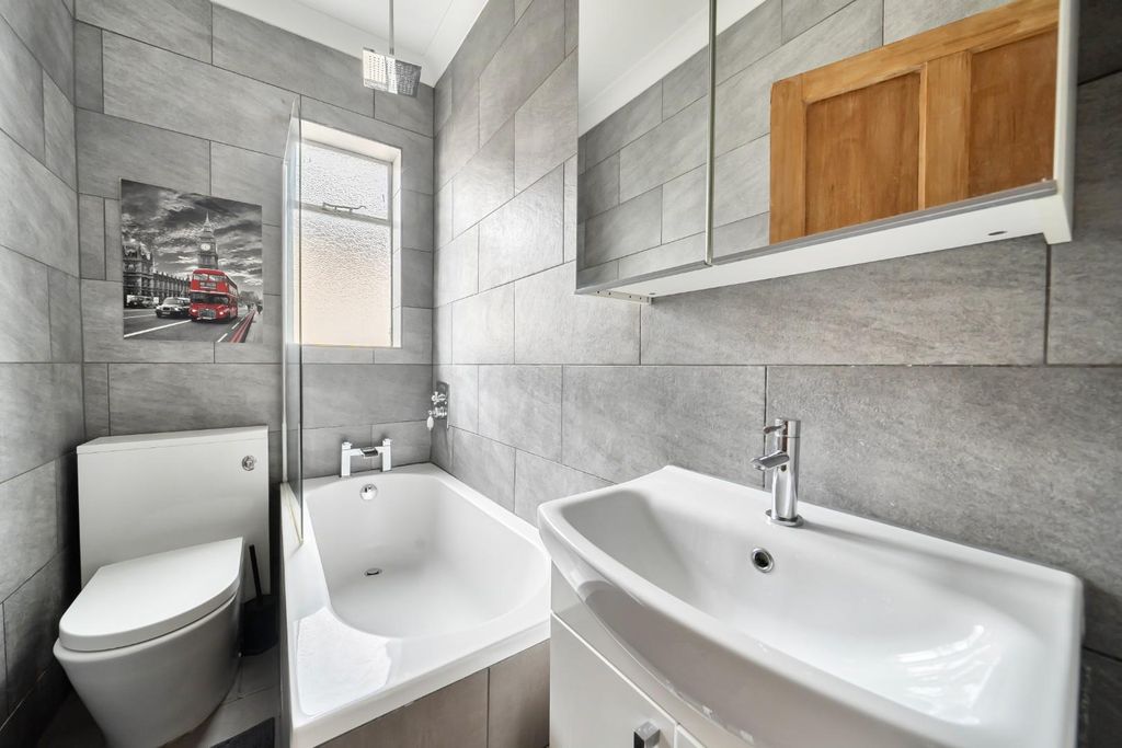 Additional image 7 of 3 bed maisonette for saleOxford Road, Windsor, Berkshire SL4