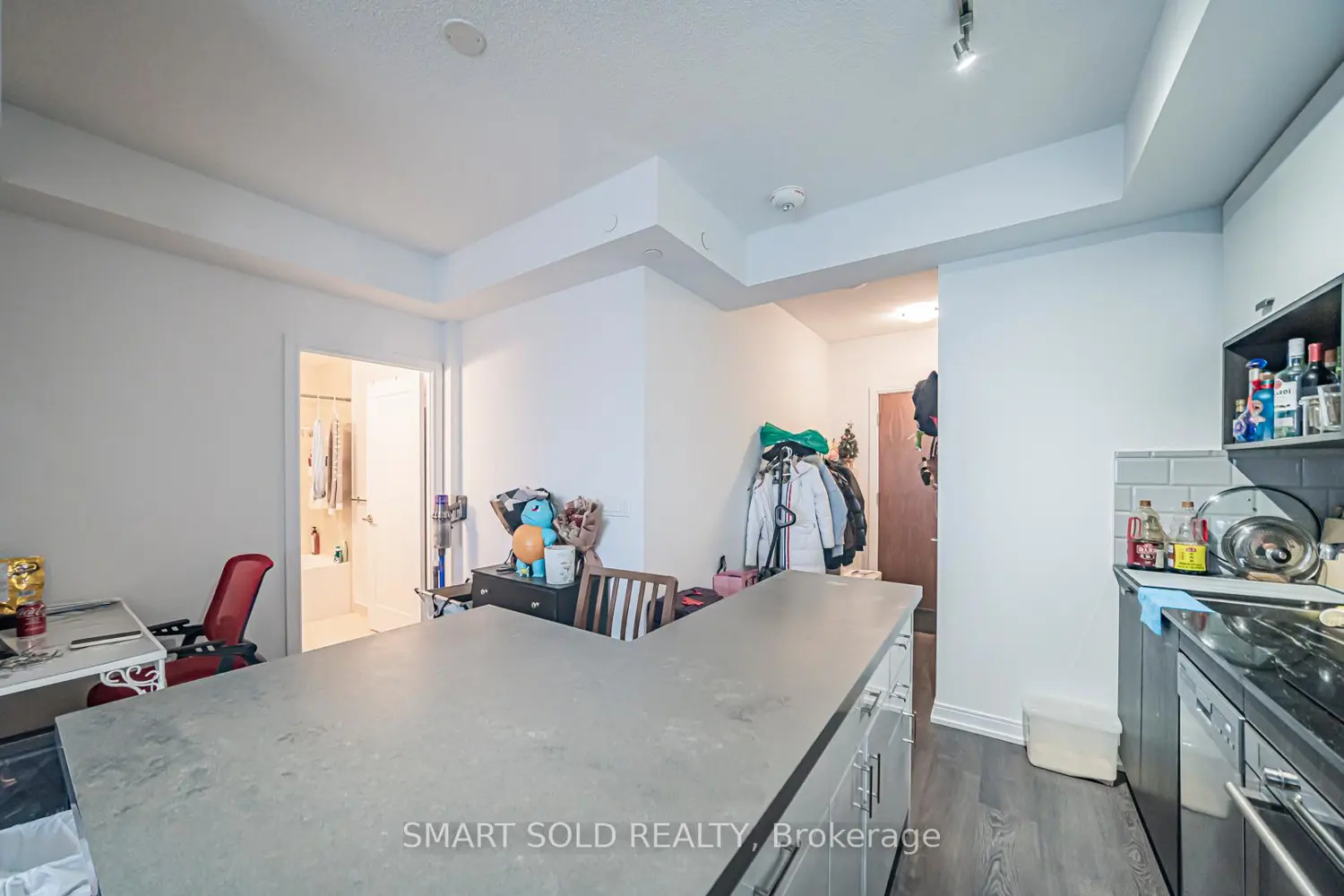 Additional image 9 of 275 Village Green Square 2918