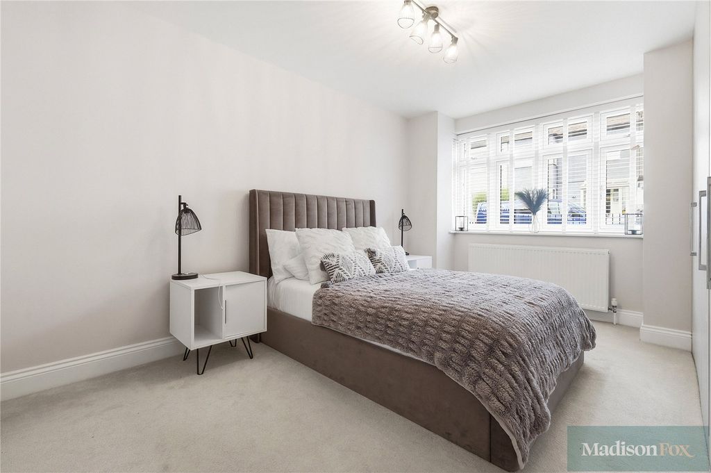 Additional image 9 of 3 bed flat for saleWest Grove, Woodford Green IG8