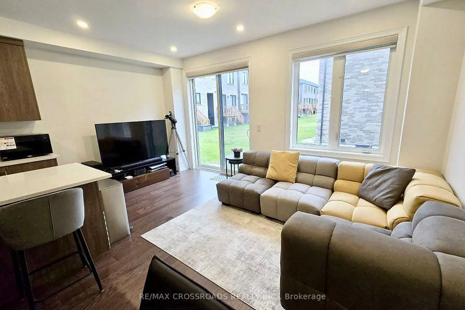 Additional image 3 of 12 Schmeltzer Crescent