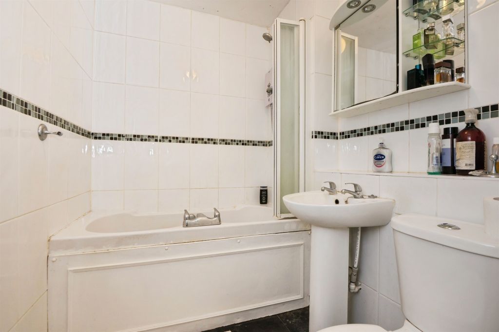 Additional image 9 of 2 bed flat for saleSilverdale Road, Southampton SO15