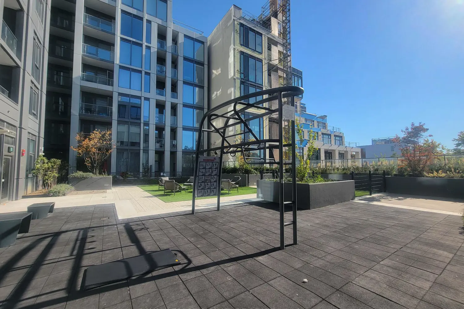 Additional image 16 of 2020 Bathurst Street 210