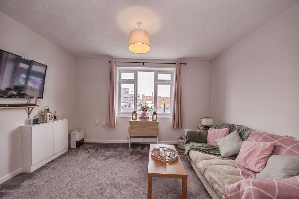 Additional image 2 of 1 bed flat for saleArundel Street, Portsmouth PO1