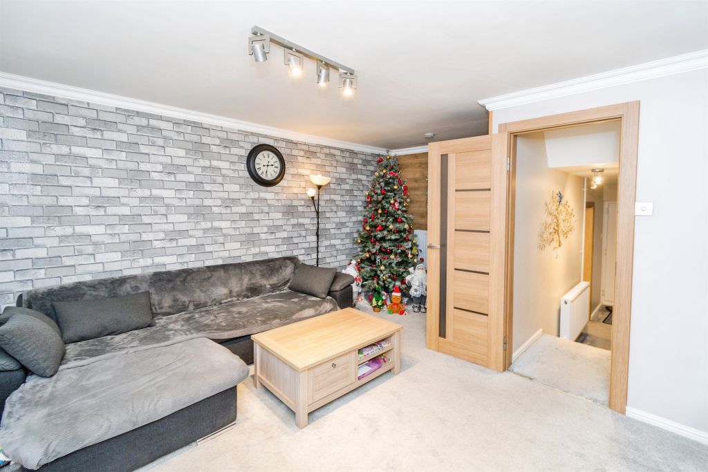Additional image 2 of 4 bed terraced house for saleBrook Valley, Southampton SO16