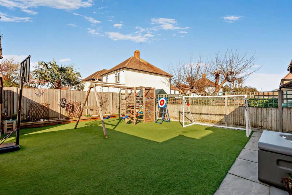 Additional image 28 of 5 bed detached house for saleFontmell Park, Ashford TW15