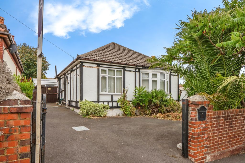 Additional image 4 of 2 bed detached bungalow for saleBridges Avenue, Portsmouth PO6