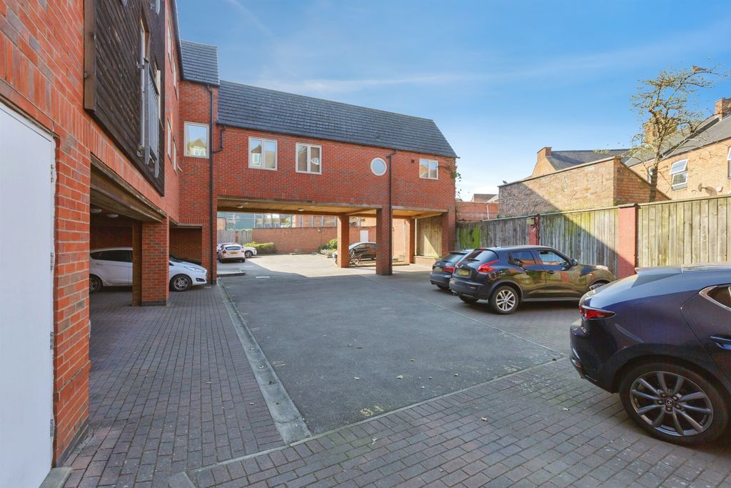 Additional image 8 of 2 bed flat for saleSycamore Street, Blaby, Leicester LE8