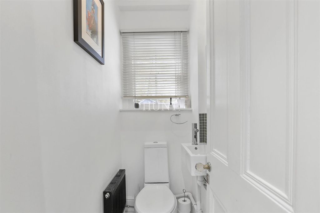 Additional image 27 of 5 bed terraced house for saleBroomhill Road, Woodford Green IG8