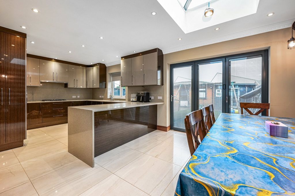 Additional image 4 of 6 bed semi-detached house for saleAshford, Surrey TW15