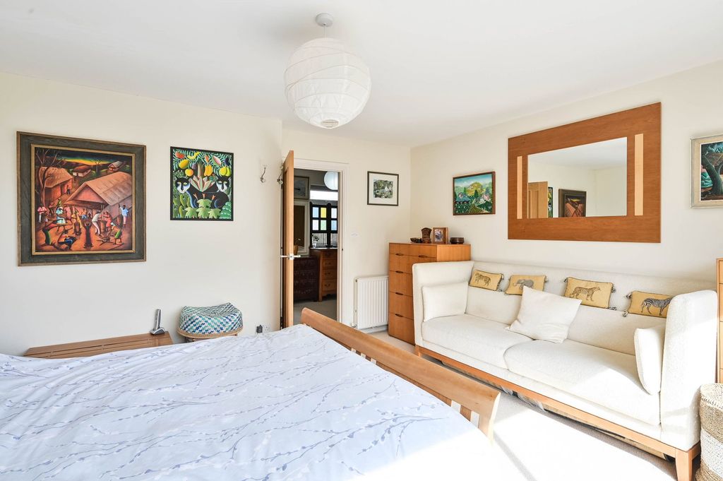 Additional image 16 of 6 bed detached house for saleFernhill Lane, Woking GU22