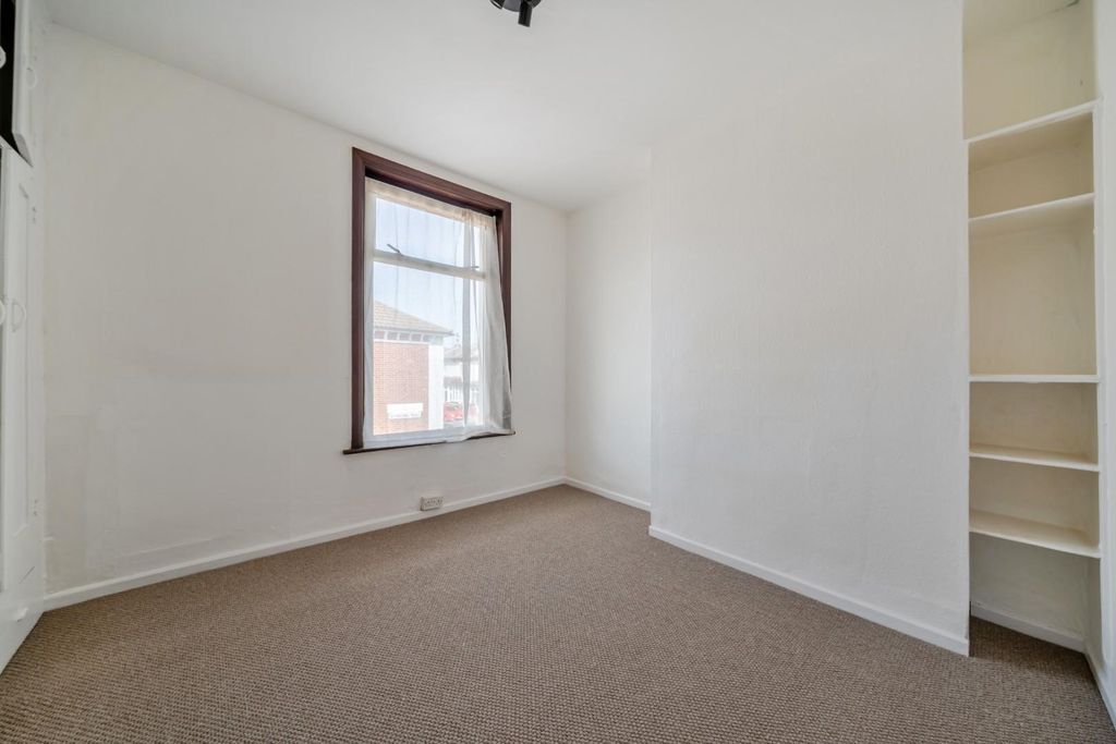 Additional image 9 of 4 bed end terrace house for saleFarlington Road, Portsmouth PO2
