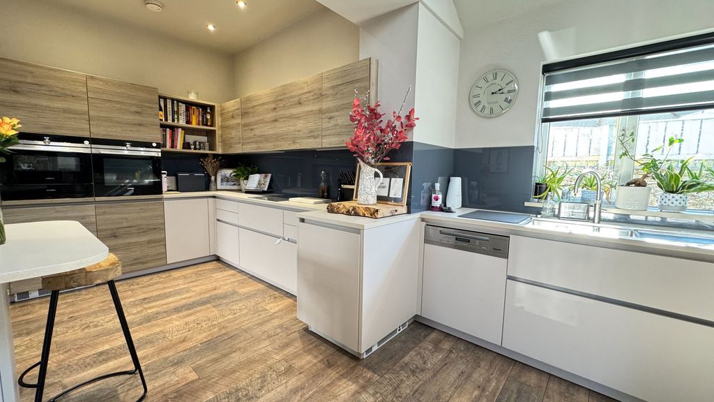 Additional image 4 of 5 bed detached house for saleStation Road, Horrabridge, Yelverton PL20