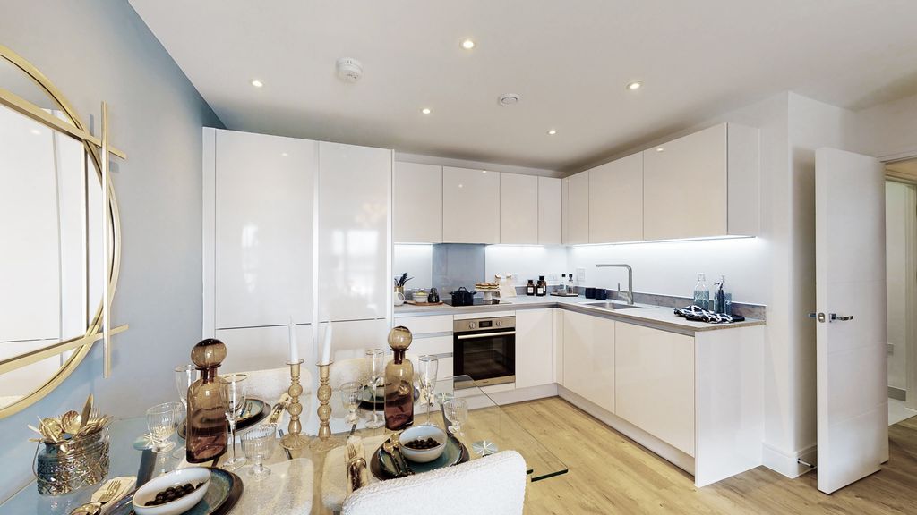Additional image 10 of 2 bed flat for saleGranada House, Meridian Way, Southampton SO14