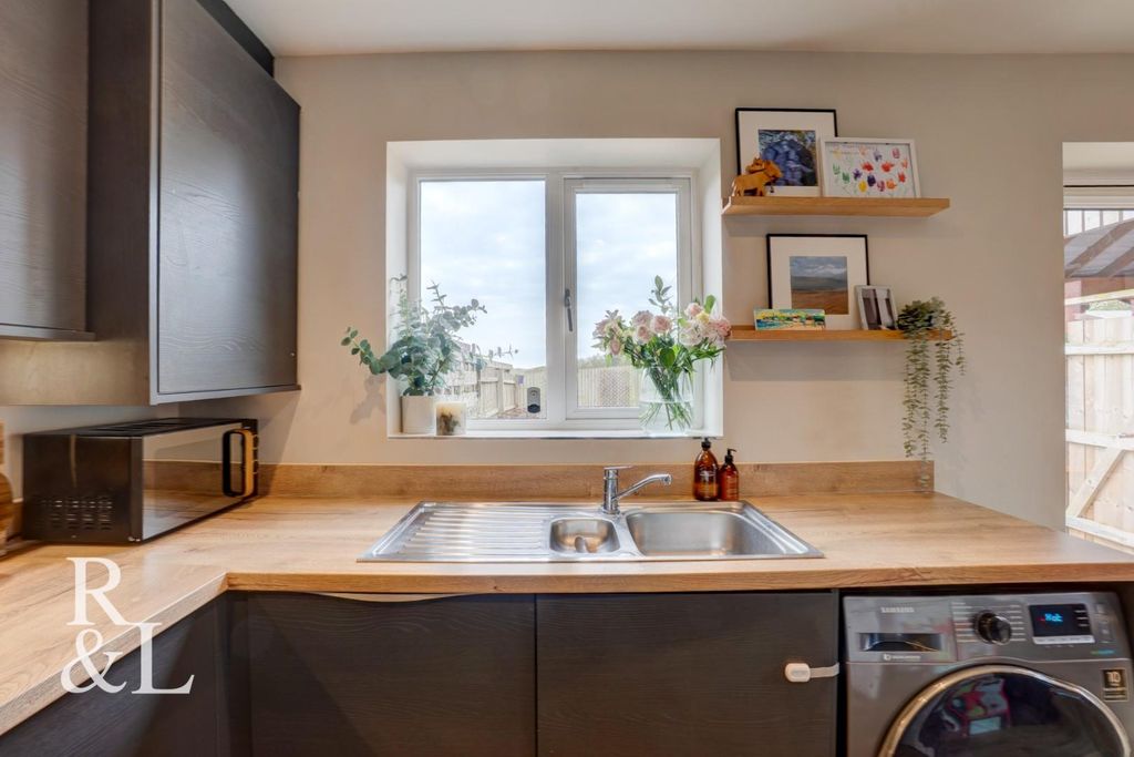 Additional image 8 of 3 bed semi-detached house for salePoplar Close, Overseal DE12