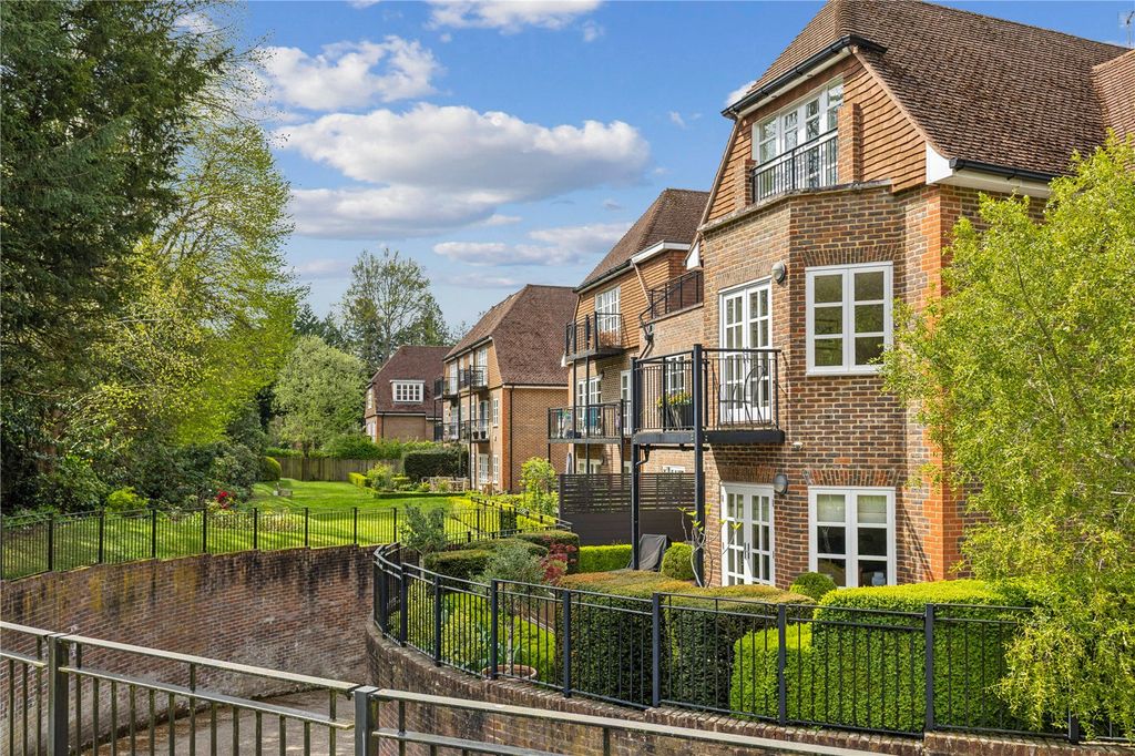 Additional image 12 of 2 bed flat for saleCross Road, Ascot, Berkshire SL5