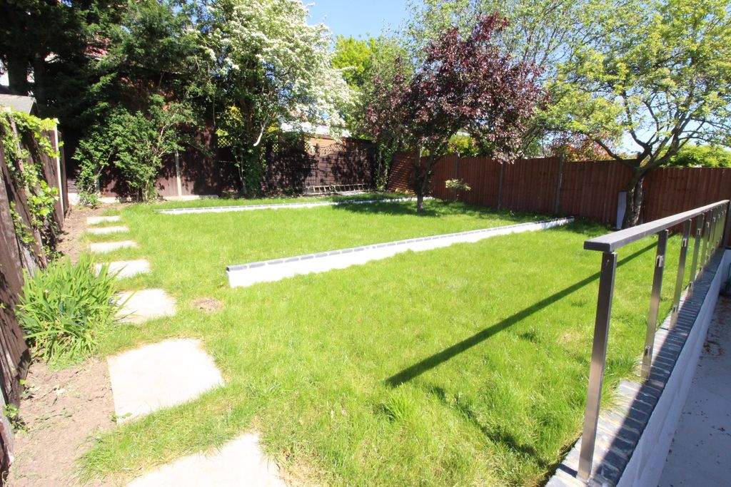 Additional image 15 of 4 bed detached bungalow for saleDonnington Road, Worcester Park KT4