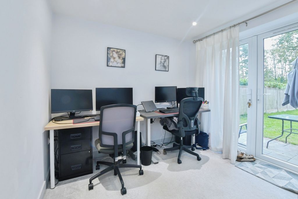 Additional image 13 of 2 bed flat for saleWimborne Road West, Colehill, Wimborne, Dorset BH21