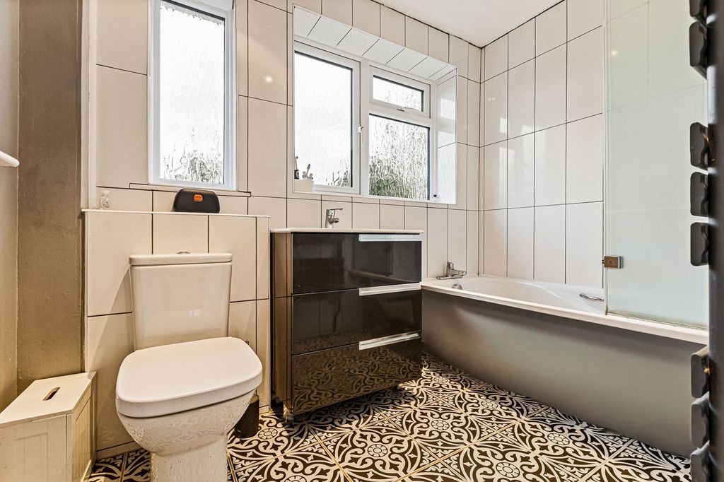 Additional image 17 of 5 bed semi-detached house for saleAmbion Rise, Market Bosworth CV13