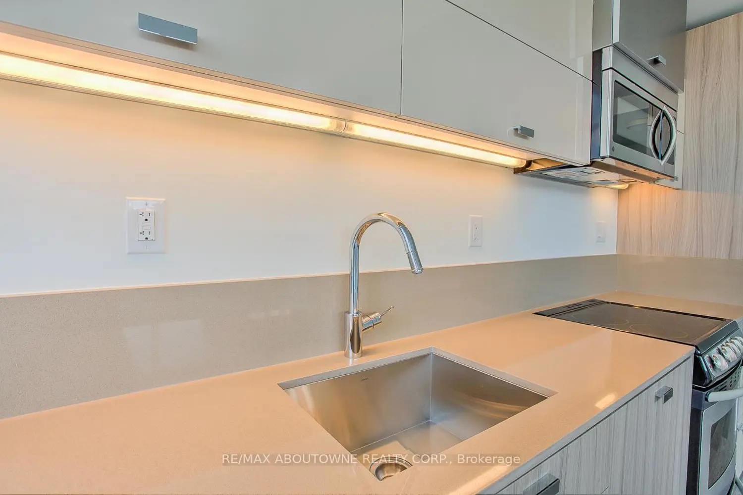 Additional image 9 of 290 Adelaide Street 802